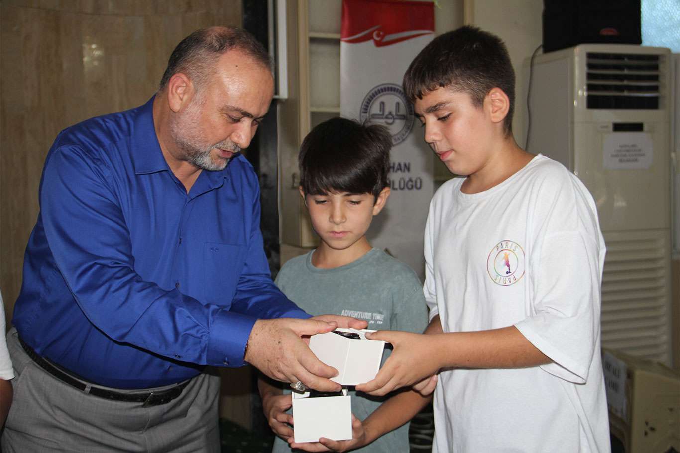 Adana Müftüsü Taşçı: Hiçbir anne-baba çocuğuna güzel ahlaktan daha güzel bir hediye veremez Adana Müftüsü Taşçı: Hiçbir anne-baba çocuğuna güzel ahlaktan daha güzel bir hediye veremez